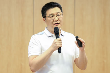 张强-上海倾听信息技术有限公司董事长介绍