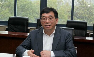 李越伦-三维通信股份有限公司董事长介绍
