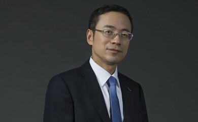 李东辉-浙江吉利控股集团常务副总裁兼CFO介绍