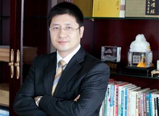 李捍雄-一品红药业股份有限公司董事长介绍