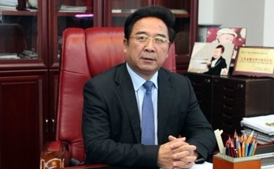 汤龙保-万新光学集团董事长介绍